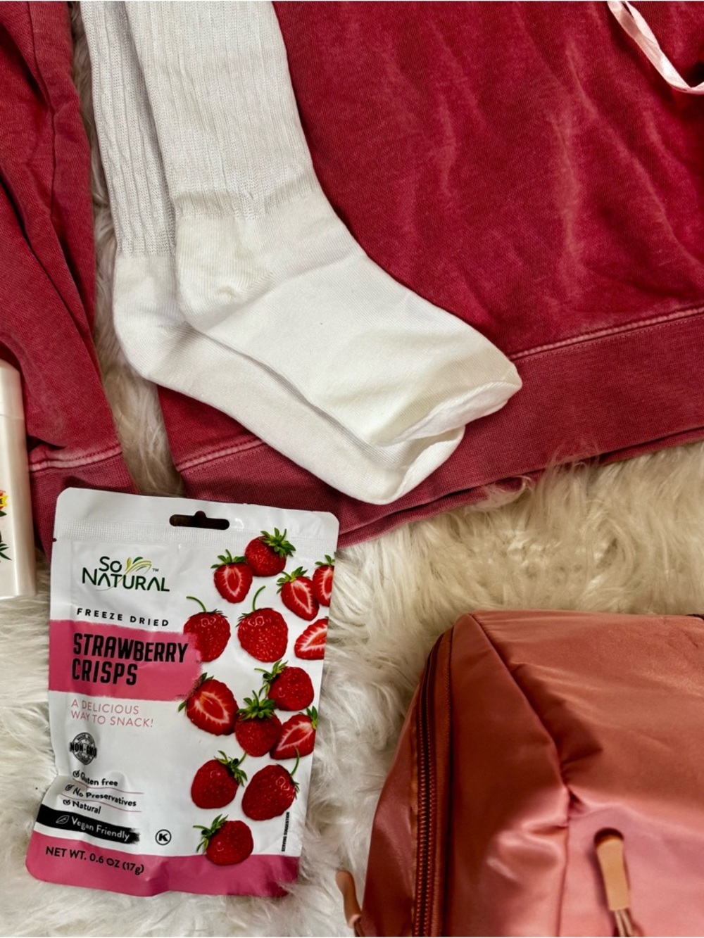 Jet Lagged Dusty Pink Travel Comfort Bundle – Sweatshirt, Duffel, Accessories M - Picture 3 of 9